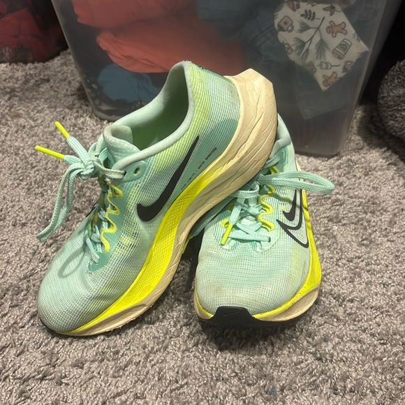 Nike Shoes - Nike zoom fly 5